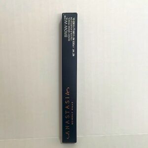 Anastasia Beverly Hills
Brow Wiz® Ultra-Slim Precision Eyebrow Pencil
